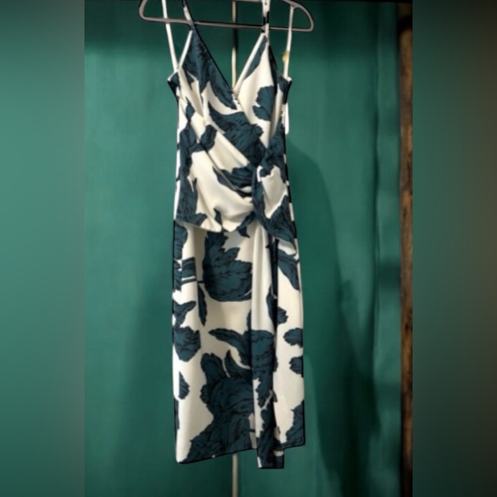 C/MEO Collective deep Green  and Cream Floral Maxi Dress - Picture 2 of 10